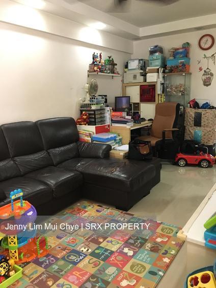 Yishun Street 21 thumbnail photo